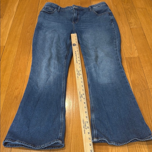 Old Navy women’s extra high -rise flare jeans size 14 . - Picture 4 of 10